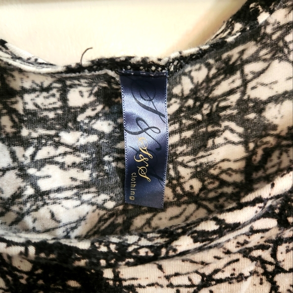 Snake print Lace Top - Picture 5 of 5